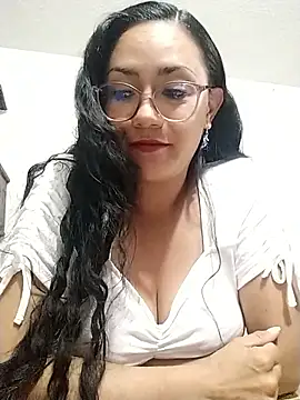 Snapshot of Salma-sweet chatting on 06-12-26, 02:42 Salma-sweet online show from 06-12-26, 02:42
