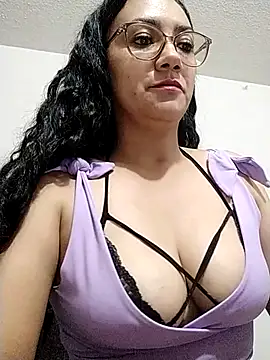 Snapshot of Salma-sweet chatting on 03-04-26, 02:19 Salma-sweet online show from 03-04-26, 02:19