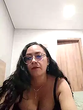 Snapshot of Salma-sweet chatting on 05-27-26, 02:41 Salma-sweet online show from 05-27-26, 02:41