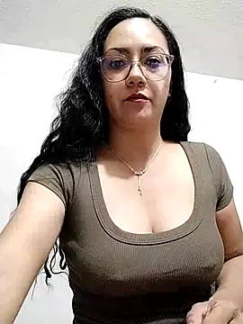 Snapshot of Salma-sweet chatting on 05-16-26, 05:50 Salma-sweet online show from 05-16-26, 05:50