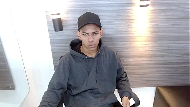 Snapshot of DaviidBuckx_ chatting on 04-24-26, 02:13 DaviidBuckx online show from 04-24-26, 02:13