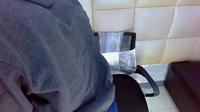 Snapshot of DaviidBuckx_ chatting on 03-01-26, 02:06 DaviidBuckx online show from 03-01-26, 02:06