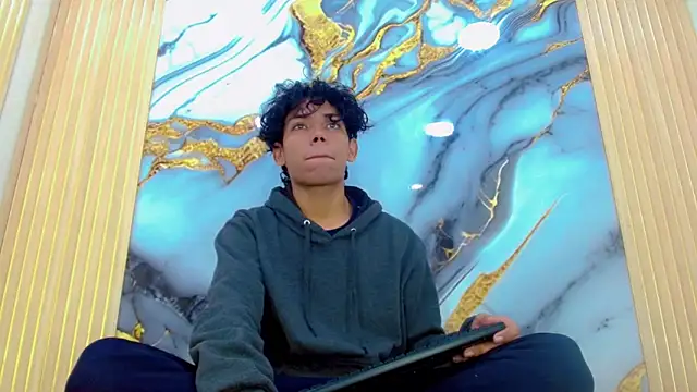 Snapshot of DaviidBuckx_ chatting on 02-27-26, 02:01 DaviidBuckx online show from 02-27-26, 02:01