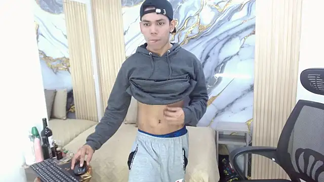 Snapshot of DaviidBuckx_ chatting on 05-21-26, 03:15 DaviidBuckx online show from 05-21-26, 03:15