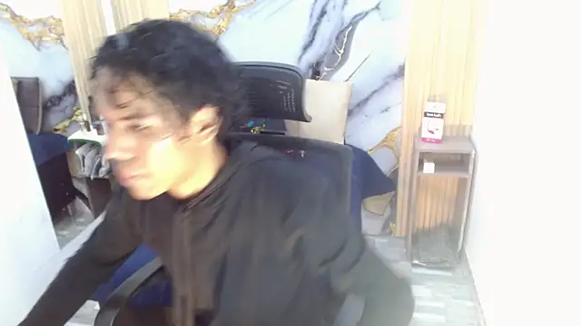 Snapshot of DaviidBuckx_ chatting on 05-29-26, 02:50 DaviidBuckx online show from 05-29-26, 02:50