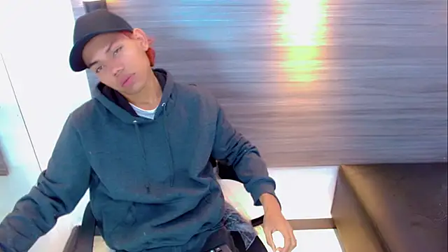 DaviidBuckx  online show from 04-12-26, 02:04