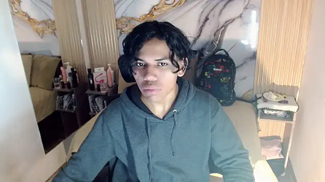 Snapshot of DaviidBuckx_ chatting on 06-12-26, 03:04 DaviidBuckx online show from 06-12-26, 03:04