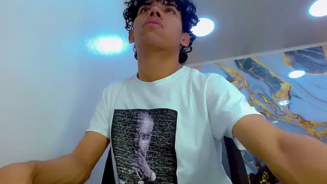 Snapshot of DaviidBuckx_ chatting on 02-21-26, 02:24 DaviidBuckx online show from 02-21-26, 02:24