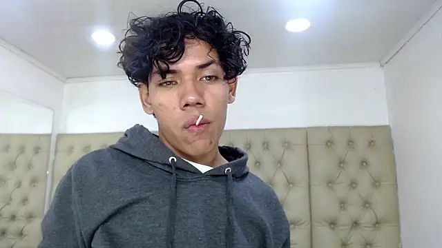 Snapshot of DaviidBuckx_ chatting on 02-09-26, 02:04 DaviidBuckx online show from 02-09-26, 02:04