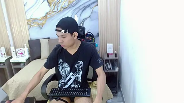 Snapshot of DaviidBuckx_ chatting on 06-03-26, 02:34 DaviidBuckx online show from 06-03-26, 02:34