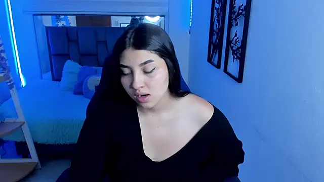 Snapshot of bloom_winxx chatting on 02-19-26, 03:14 bloom winxx online show from 02-19-26, 03:14