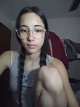 isaaabelaaa online show from 04-15-26, 11:05