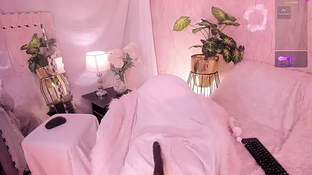 Snapshot of NicoleJons_ chatting on 04-08-26, 02:40 NicoleJons online show from 04-08-26, 02:40