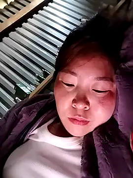 Yiyoongg online show from 03-16-26, 07:34