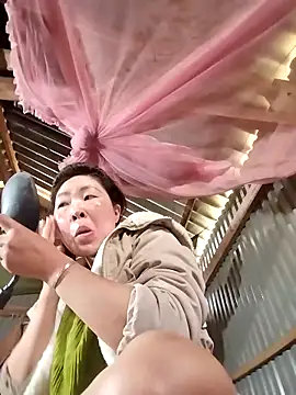 Yiyoongg online show from 02-27-26, 01:17