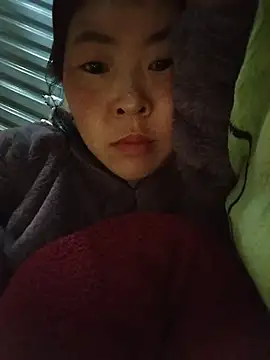 Snapshot of Yiyoongg chatting on 05-26-26, 11:36 Yiyoongg online show from 05-26-26, 11:36