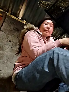 Yiyoongg online show from 03-18-26, 02:58