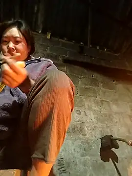 Yiyoongg online show from 03-22-26, 12:03