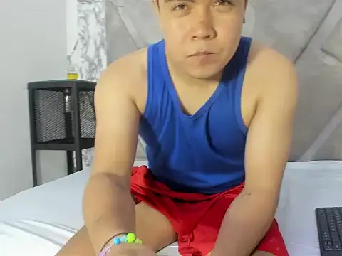 Snapshot of AdrianWalker chatting on 02-11-26, 04:45 AdrianWalker online show from 02-11-26, 04:45