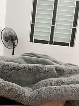 Snapshot of huyenzz chatting on 02-19-26, 02:58 huyenzz online show from 02-19-26, 02:58