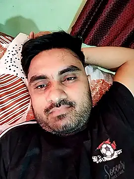 Snapshot of loyalboy_0052 chatting on 06-04-26, 06:51 loyalboy 0052 online show from 06-04-26, 06:51