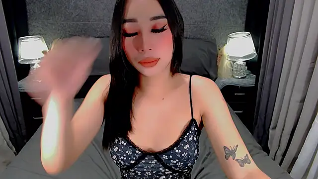 Snapshot of saphira_fucks chatting on 02-28-26, 06:40 saphira fucks online show from 02-28-26, 06:40