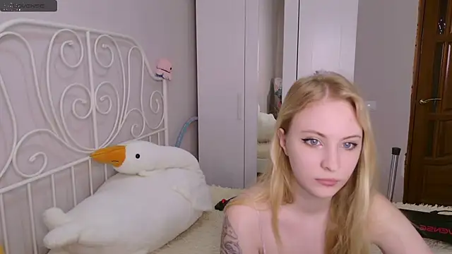 lilMelaniloveis online show from 06-26-26, 07:03