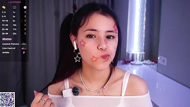 Snapshot of VerlieChahal chatting on 02-11-26, 07:14 VerlieChahal online show from 02-11-26, 07:14