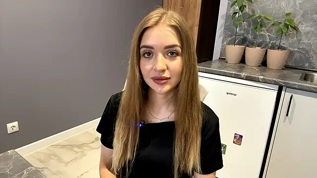 Snapshot of BeaCazin chatting on 02-08-26, 10:57 BeaCazin online show from 02-08-26, 10:57