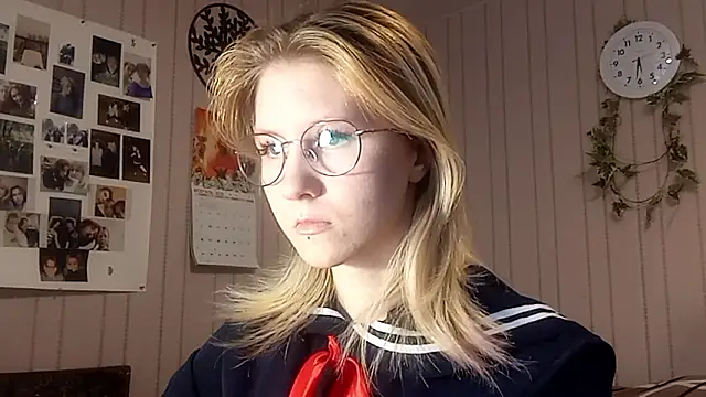 Snapshot of RunawayBr1de chatting on 02-17-26, 02:25 RunawayBr1de online show from 02-17-26, 02:25