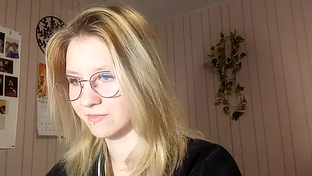 Snapshot of RunawayBr1de chatting on 02-24-26, 03:13 RunawayBr1de online show from 02-24-26, 03:13