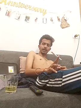 Snapshot of Sam03s chatting on 02-22-26, 08:32 Sam03s online show from 02-22-26, 08:32