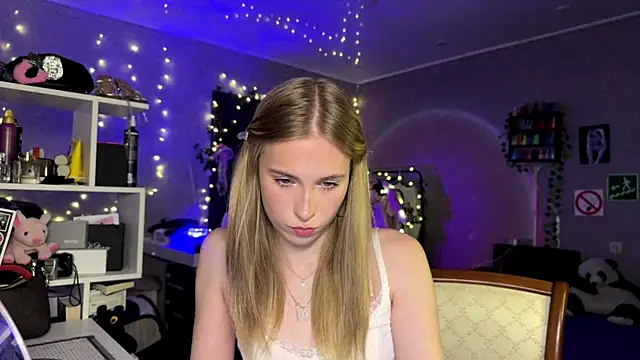 amily sunray online show from 04-14-26, 03:06