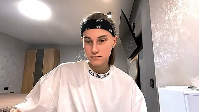 DannieColla online show from 03-17-26, 12:08