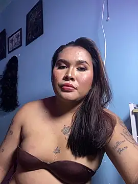 hollynicole online show from 06-17-26, 07:02