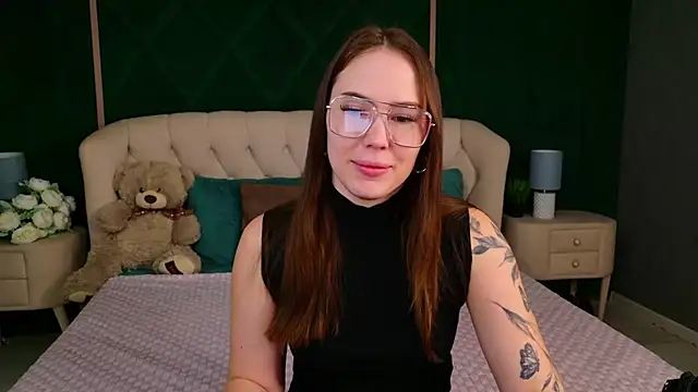 Snapshot of Arielle_Vade chatting on 04-23-26, 05:14 Arielle Vade online show from 04-23-26, 05:14