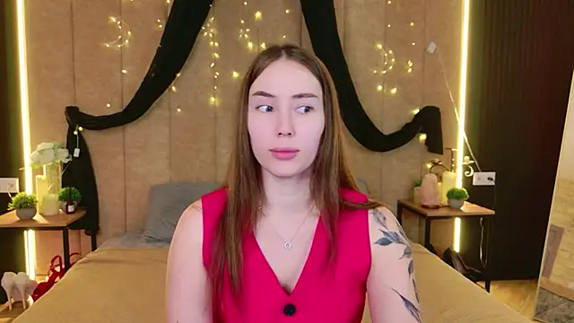 Snapshot of Arielle_Vade chatting on 05-25-26, 05:07 Arielle Vade online show from 05-25-26, 05:07