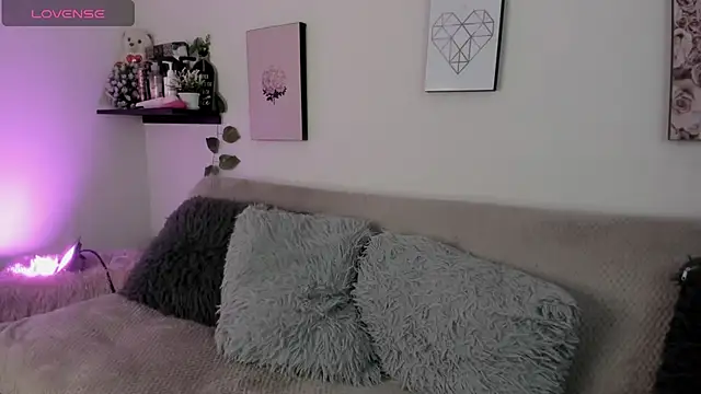 Alexaalove 1 online show from 02-18-26, 01:29