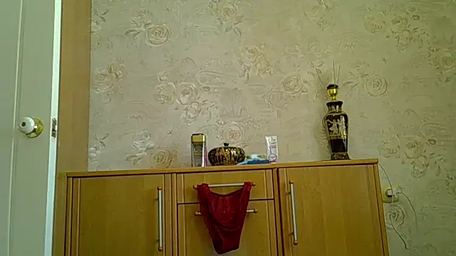 Snapshot of CurvyWild_Lady30 chatting on 06-03-26, 11:44 CurvyWild Lady30 online show from 06-03-26, 11:44