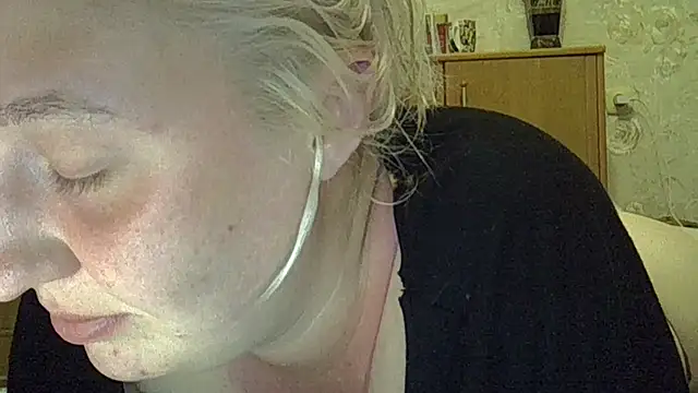Snapshot of CurvyWild_Lady30 chatting on 05-29-26, 08:04 CurvyWild Lady30 online show from 05-29-26, 08:04