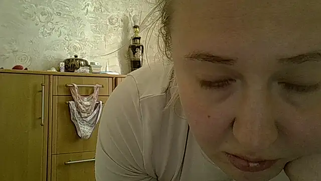 Snapshot of CurvyWild_Lady30 chatting on 04-25-26, 11:35 CurvyWild Lady30 online show from 04-25-26, 11:35