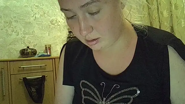 Snapshot of CurvyWild_Lady30 chatting on 05-30-26, 06:35 CurvyWild Lady30 online show from 05-30-26, 06:35