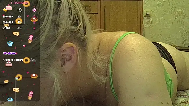 CurvyWild Lady30 online show from 06-12-26, 10:29