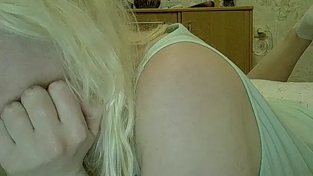 Snapshot of CurvyWild_Lady30 chatting on 05-08-26, 10:35 CurvyWild Lady30 online show from 05-08-26, 10:35