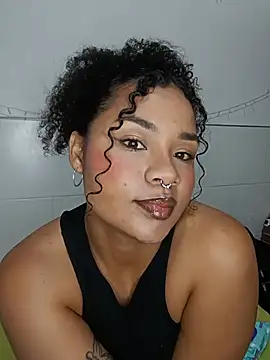 BrianaSweetxxx online show from 06-05-26, 03:44