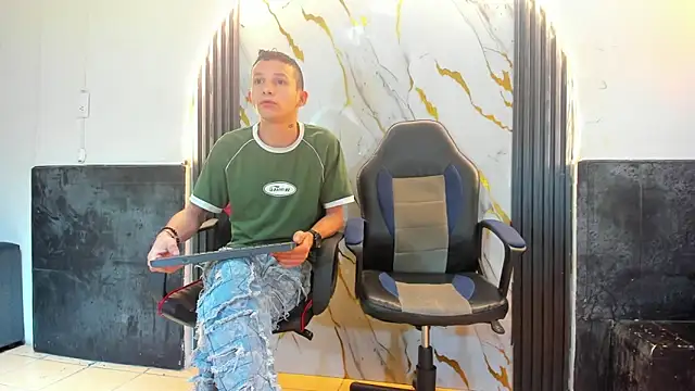 Isaak 26 online show from 03-11-26, 11:04