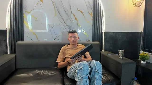 Isaak 26 online show from 03-29-26, 07:26