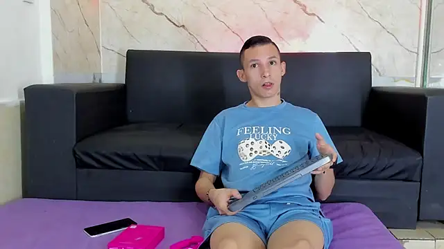 Isaak 26 online show from 03-27-26, 11:55