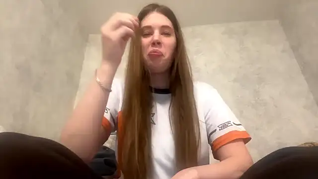 Snapshot of Lunexia_Kysstoria chatting on 02-10-26, 01:43 Lunexia Kysstoria online show from 02-10-26, 01:43