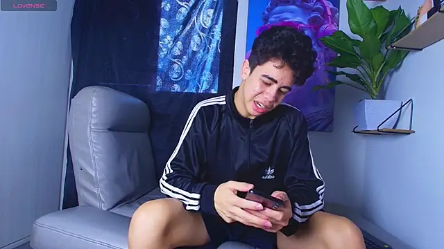 Snapshot of Gael_moon_ chatting on 02-26-26, 08:20 Gael moon online show from 02-26-26, 08:20